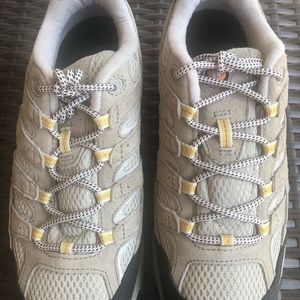 Merrill NEW Moab 2 Ventilator Tennis Shoes